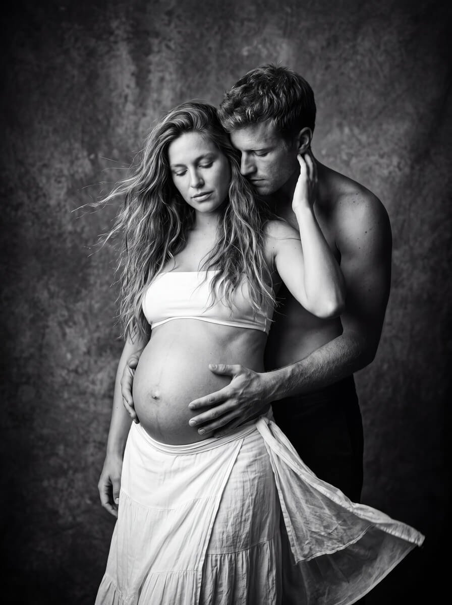 Form & Light – Babybauch Bildstil Schwangerschaftsfotografie Augsburg