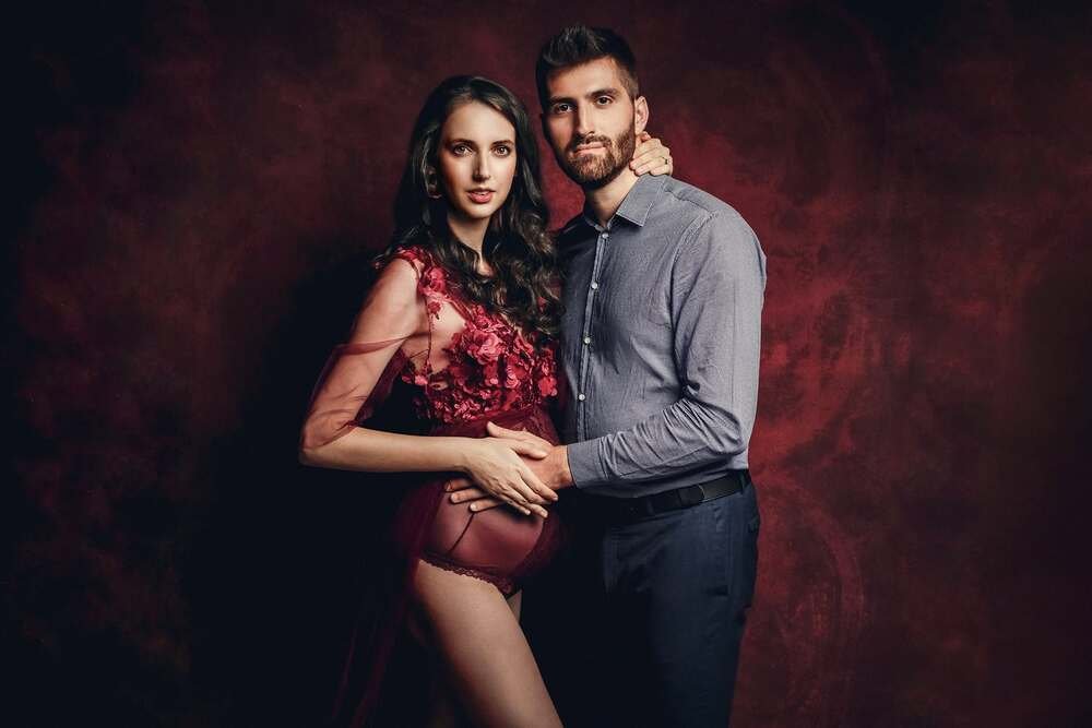 Familie mit Partner und Geschwisterkind – Babybauch Shooting Augsburg